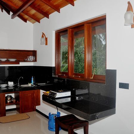 Villa Dineha ฮิกคาดูวา ภายนอก รูปภาพ