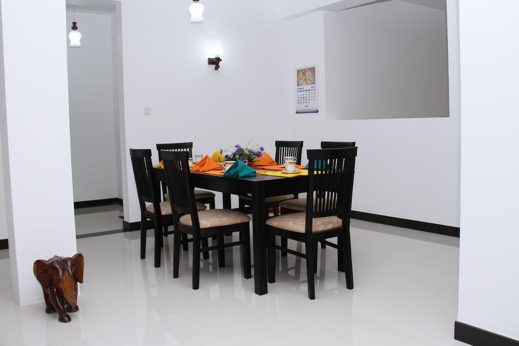Villa Dineha ฮิกคาดูวา ภายนอก รูปภาพ