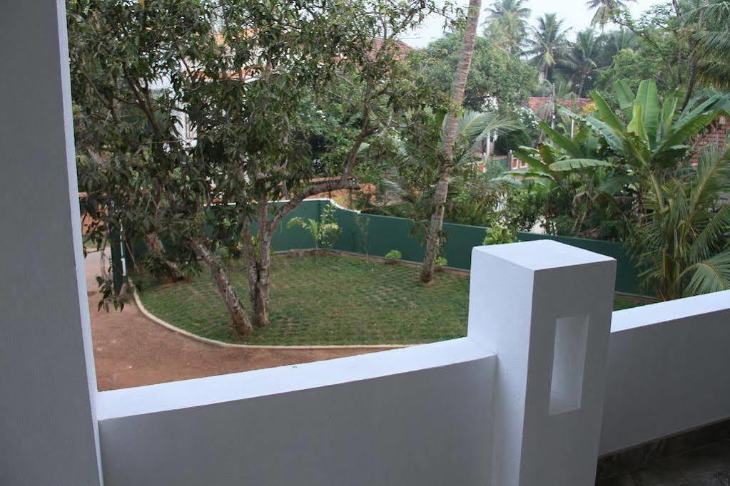 Villa Dineha ฮิกคาดูวา ภายนอก รูปภาพ